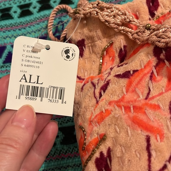 BNWT Free People Blush Velvet Moon π beaded Crossbody bag πΈπβοΈ - Picture 5 of 8